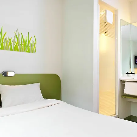 Отель Ibis Budget Porte De Vincennes 2*